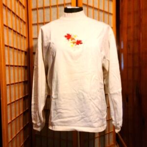 White Long Sleeve Shirt with Leaf Embroidery
